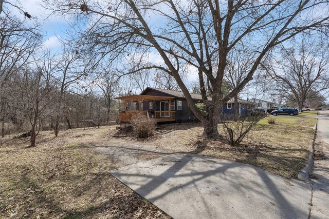 618 E Competine Street, Knoxville, IA 50138