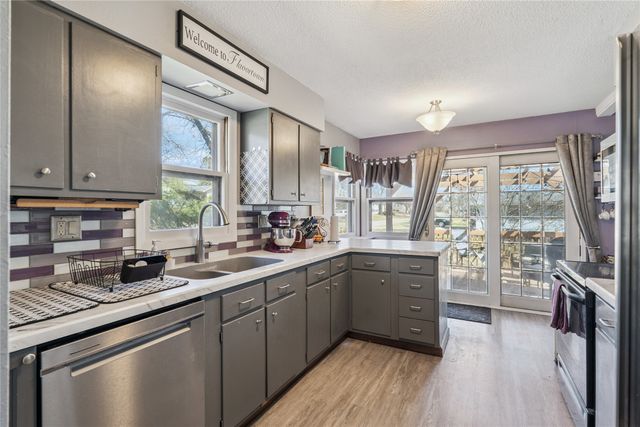 618 E Competine Street, Knoxville, IA 50138