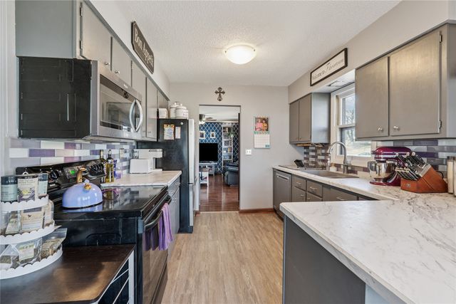 618 E Competine Street, Knoxville, IA 50138