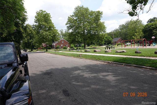 11207 Rossiter Street, Detroit, MI 48224