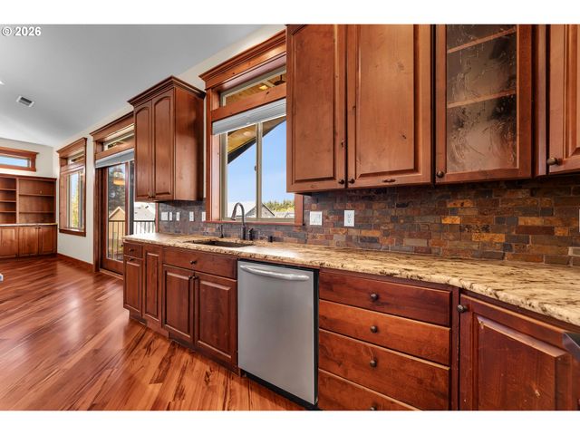 12000 Ne 57th Ct, Vancouver, WA 98686