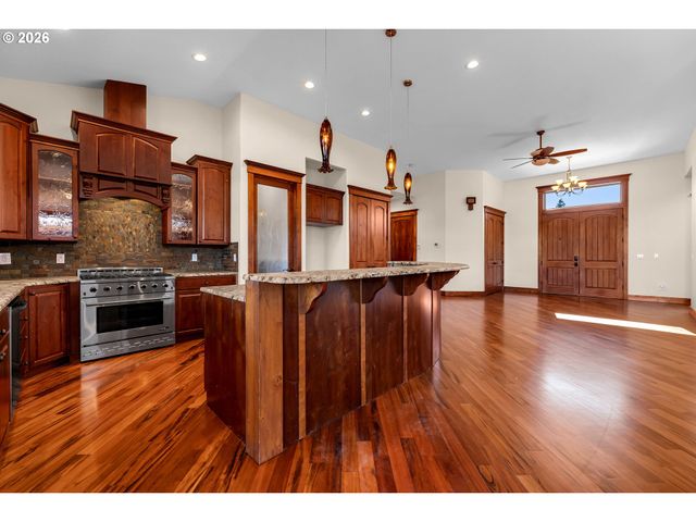 12000 Ne 57th Ct, Vancouver, WA 98686