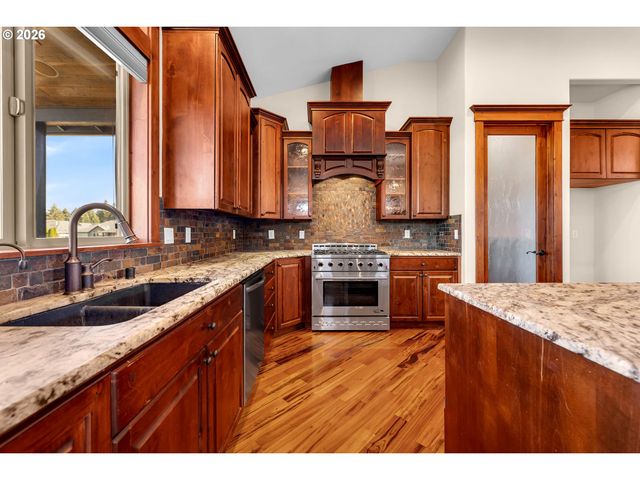 12000 Ne 57th Ct, Vancouver, WA 98686