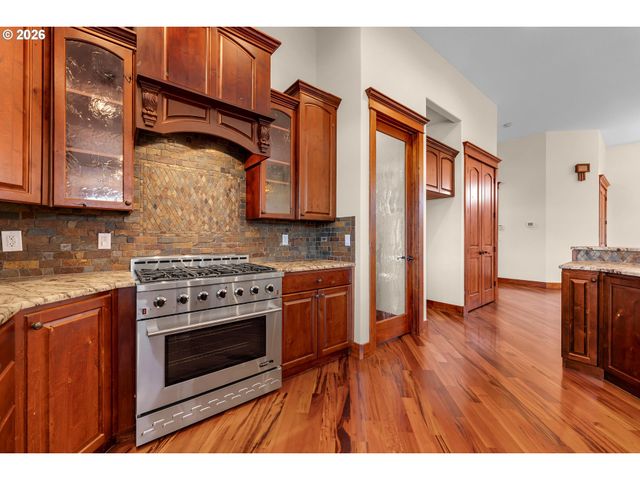 12000 Ne 57th Ct, Vancouver, WA 98686