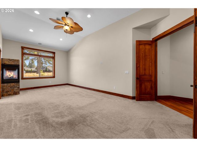 12000 Ne 57th Ct, Vancouver, WA 98686