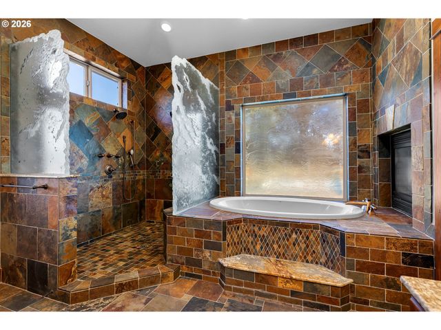12000 Ne 57th Ct, Vancouver, WA 98686