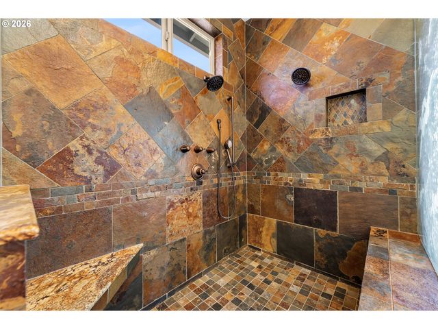 12000 Ne 57th Ct, Vancouver, WA 98686