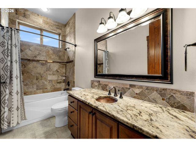 12000 Ne 57th Ct, Vancouver, WA 98686