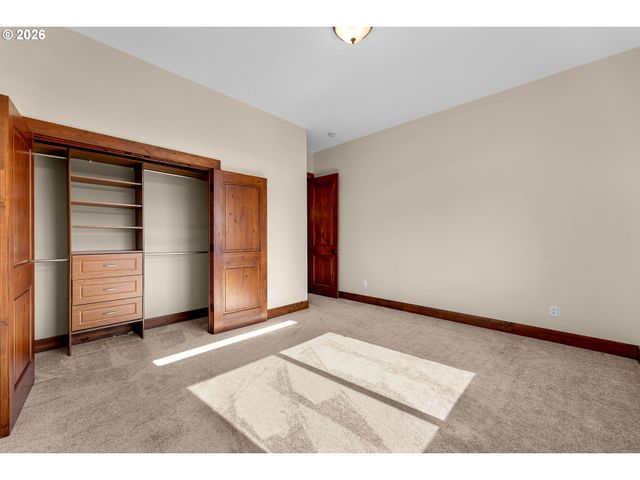 12000 Ne 57th Ct, Vancouver, WA 98686