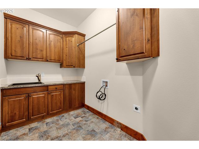12000 Ne 57th Ct, Vancouver, WA 98686
