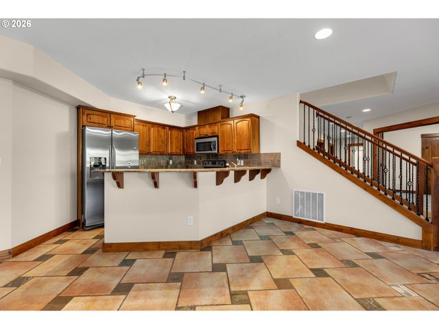 12000 Ne 57th Ct, Vancouver, WA 98686