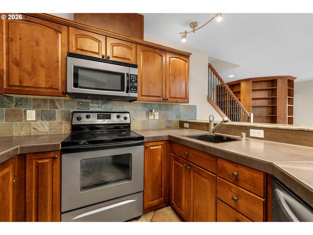 12000 Ne 57th Ct, Vancouver, WA 98686