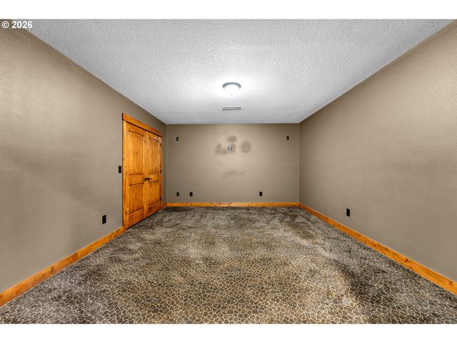 12000 Ne 57th Ct, Vancouver, WA 98686