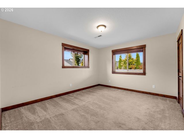 12000 Ne 57th Ct, Vancouver, WA 98686