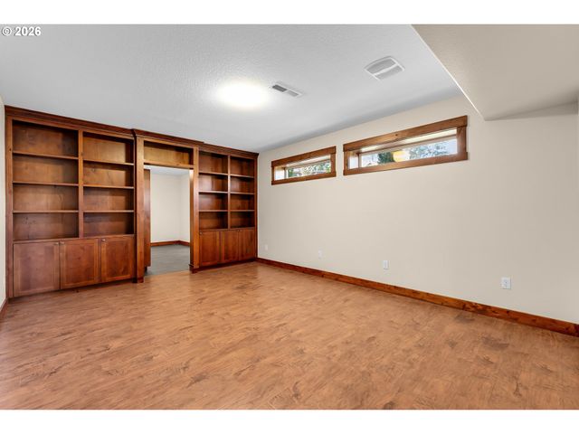 12000 Ne 57th Ct, Vancouver, WA 98686
