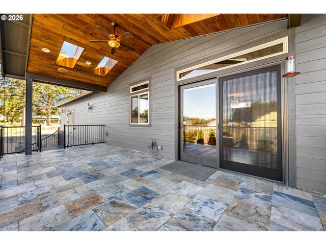 12000 Ne 57th Ct, Vancouver, WA 98686