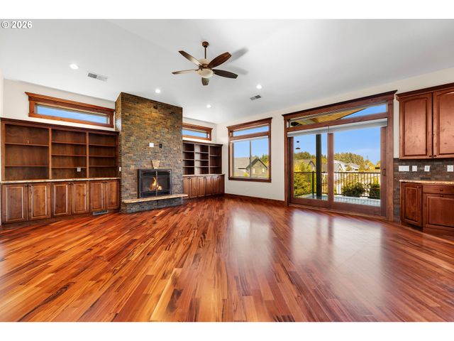 12000 Ne 57th Ct, Vancouver, WA 98686