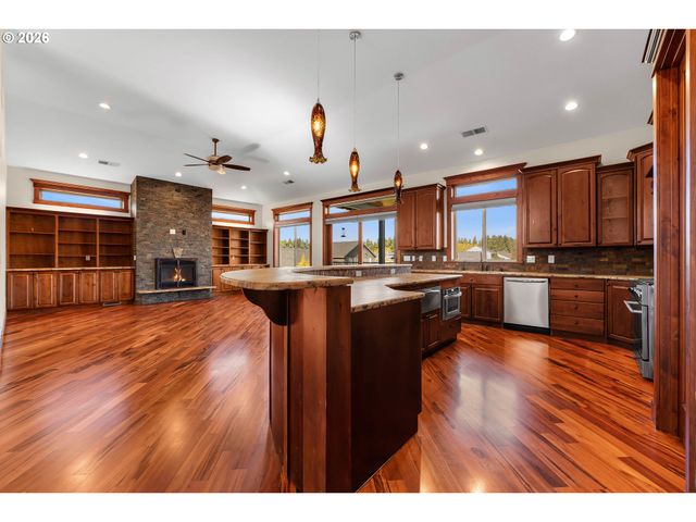 12000 Ne 57th Ct, Vancouver, WA 98686