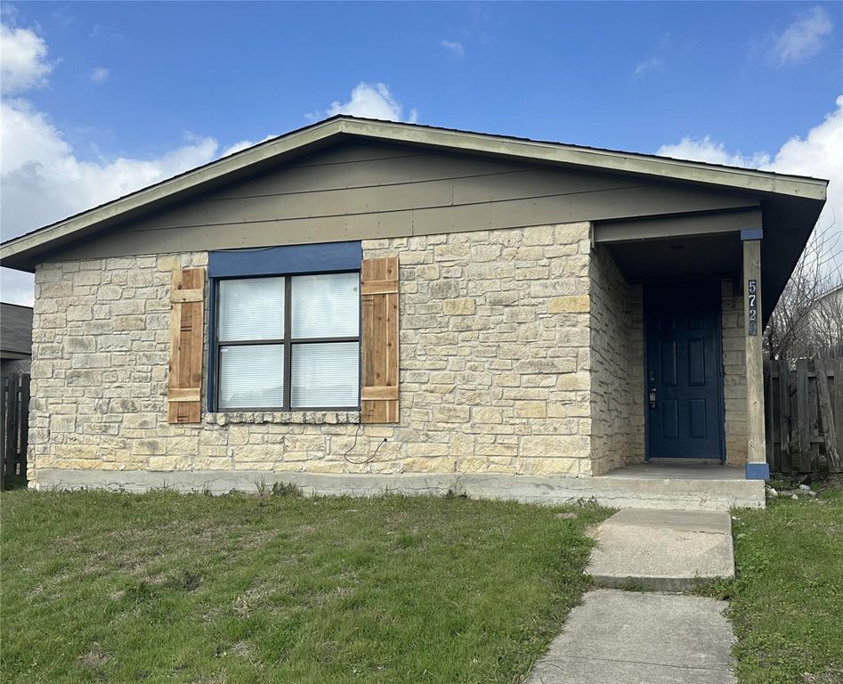 5720 Pinon Vista DR, Austin, TX 78724