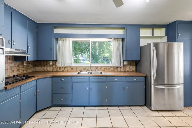 1387 Cloverleaf Road, Lansing, MI 48906