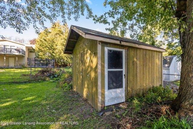 1387 Cloverleaf Road, Lansing, MI 48906