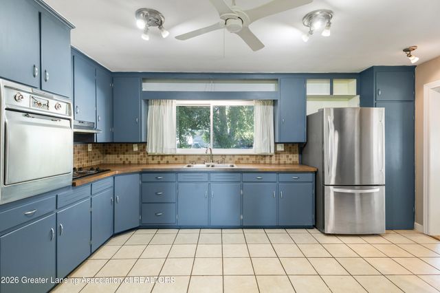 1387 Cloverleaf Road, Lansing, MI 48906
