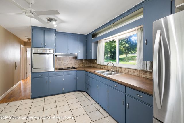 1387 Cloverleaf Road, Lansing, MI 48906