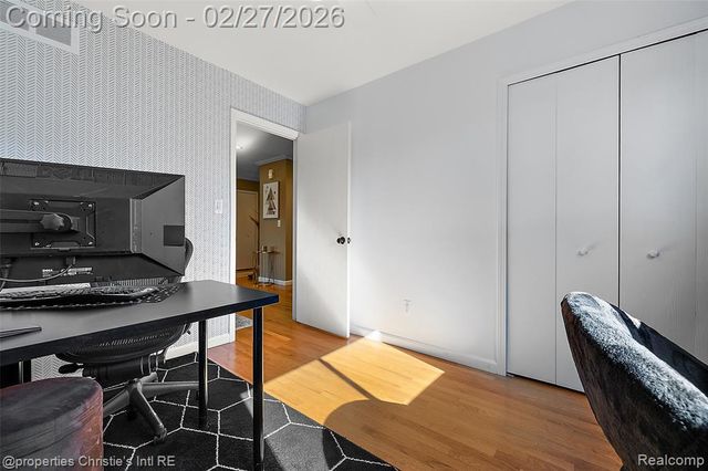 37655 Douglas Court, Sterling Heights, MI 48310