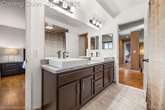 37655 Douglas Court, Sterling Heights, MI 48310