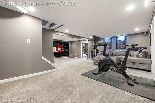 37655 Douglas Court, Sterling Heights, MI 48310