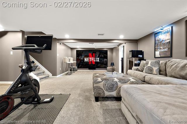 37655 Douglas Court, Sterling Heights, MI 48310