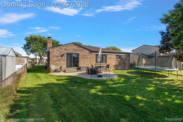 37655 Douglas Court, Sterling Heights, MI 48310
