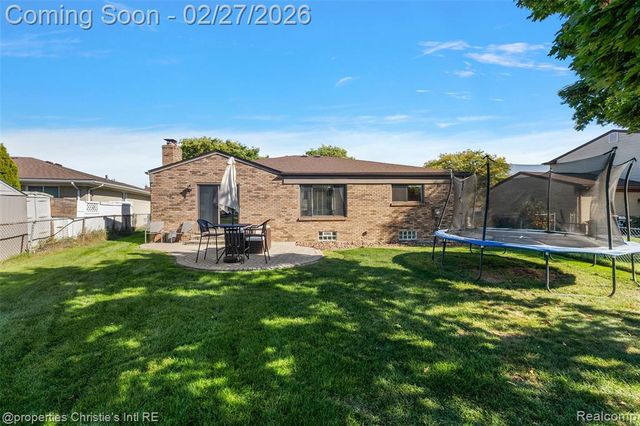 37655 Douglas Court, Sterling Heights, MI 48310