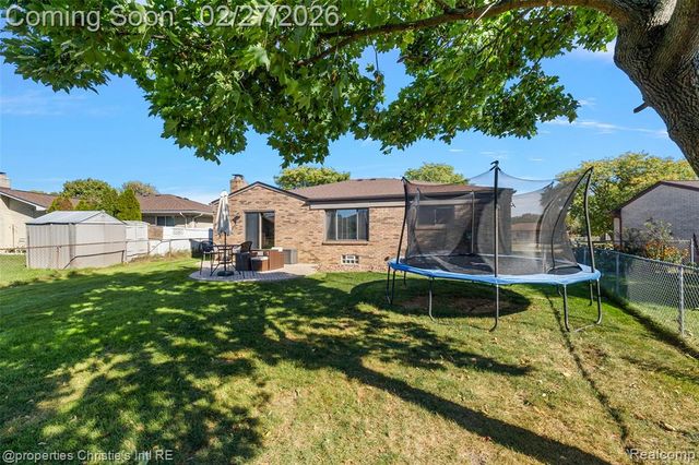 37655 Douglas Court, Sterling Heights, MI 48310