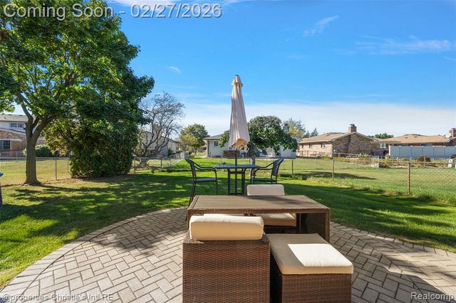 37655 Douglas Court, Sterling Heights, MI 48310