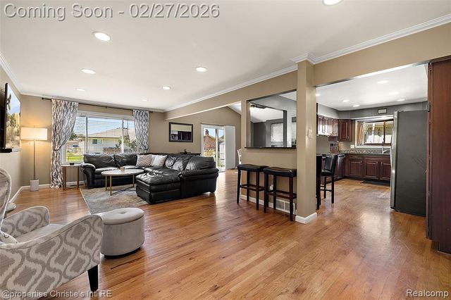 37655 Douglas Court, Sterling Heights, MI 48310