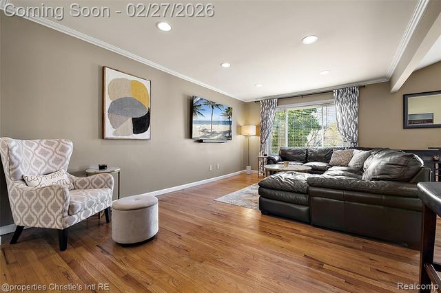 37655 Douglas Court, Sterling Heights, MI 48310