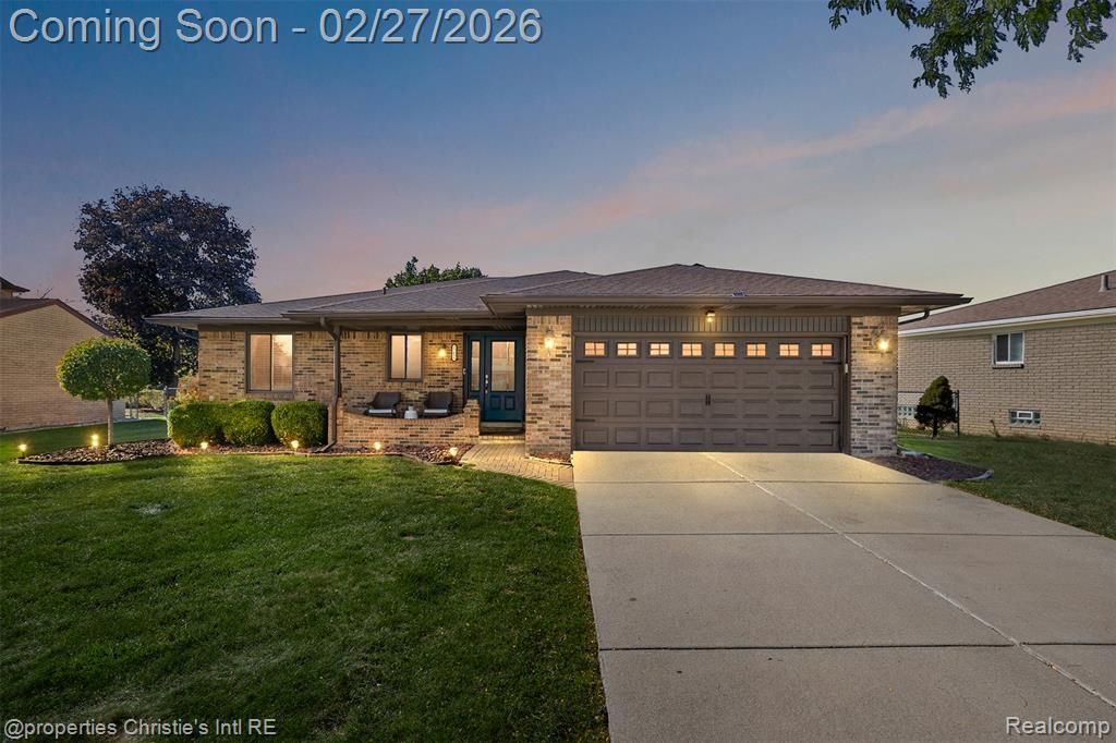 37655 Douglas Court, Sterling Heights, MI 48310