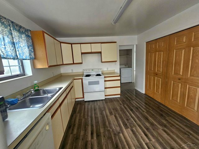1015 S Webster Street, Saginaw, MI 48602