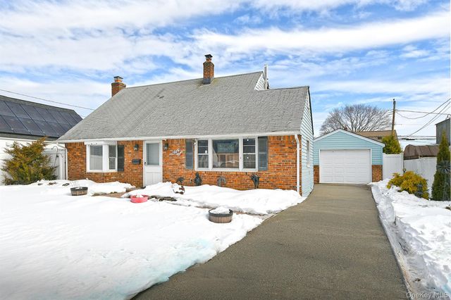 59 Stone Lane, Levittown, NY 11756