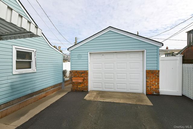 59 Stone Lane, Levittown, NY 11756