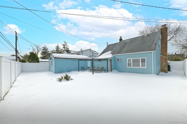 59 Stone Lane, Levittown, NY 11756