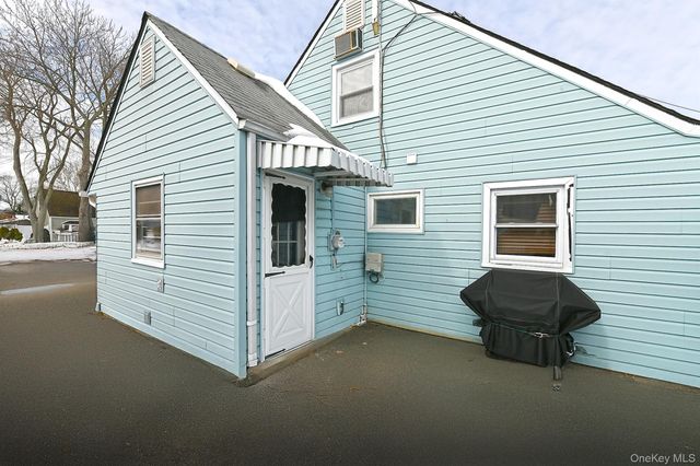 59 Stone Lane, Levittown, NY 11756
