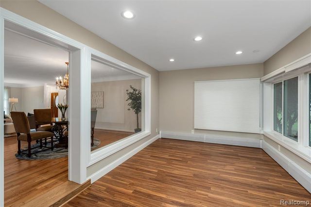 24800 N Cromwell Drive, Franklin, MI 48025