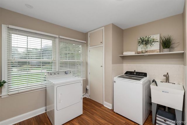 24800 N Cromwell Drive, Franklin, MI 48025