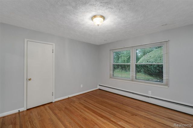 24800 N Cromwell Drive, Franklin, MI 48025