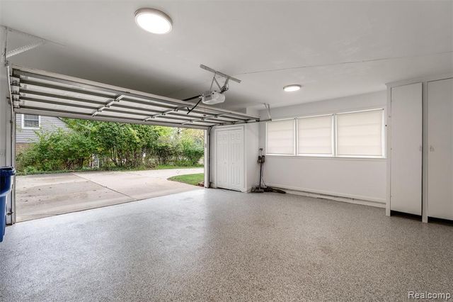 24800 N Cromwell Drive, Franklin, MI 48025