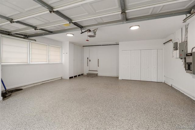 24800 N Cromwell Drive, Franklin, MI 48025