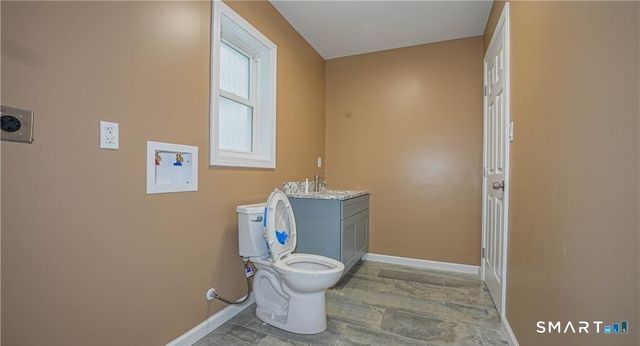 1460 Mount Carmel Avenue, Hamden, CT 06518
