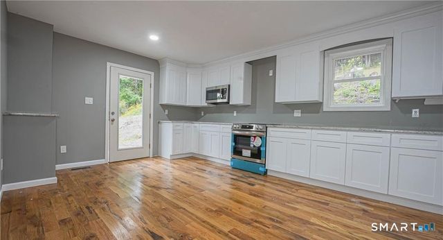 1460 Mount Carmel Avenue, Hamden, CT 06518
